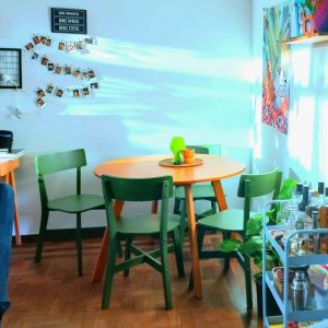 Conjunto Mesa de Jantar Origami 4 Lugares Redondo com 4 Cadeiras Botões Verdes!