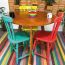 Conjunto Mesa de Jantar Origami 3 Lugares Redondo Mel com 3 Cadeiras Brasileiras Coloridas!