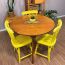 Conjunto Mesa de Jantar Origami 3 Lugares Redondo Mel com 3 Cadeiras Brasileiras Amarelas!
